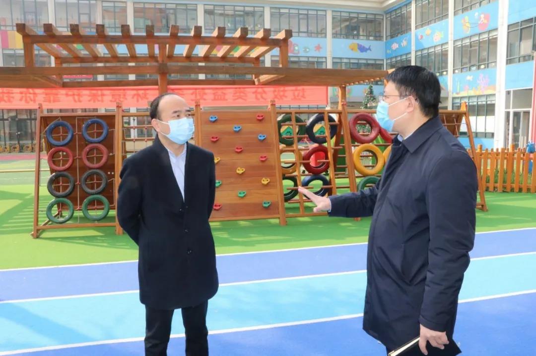 【坚守一线谋发展】雁塔区教育局领导莅临我校调研指导工作
