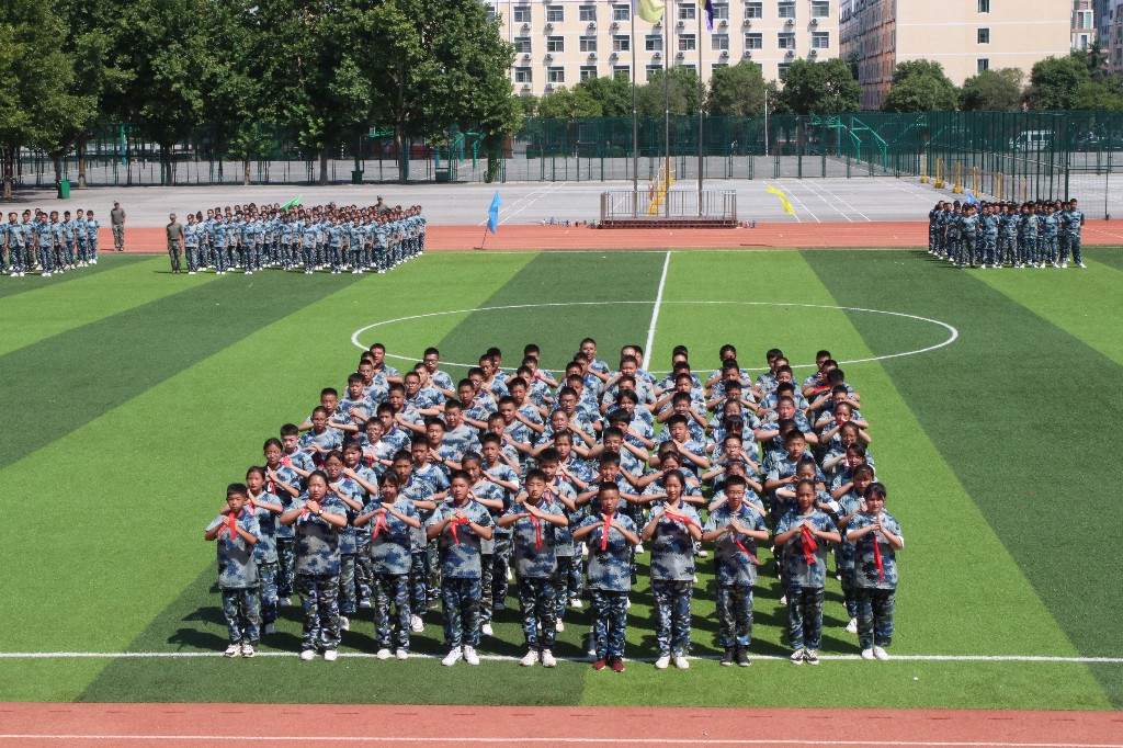 【国防教育·闭幕式】忆军训过往，我们不说再见！