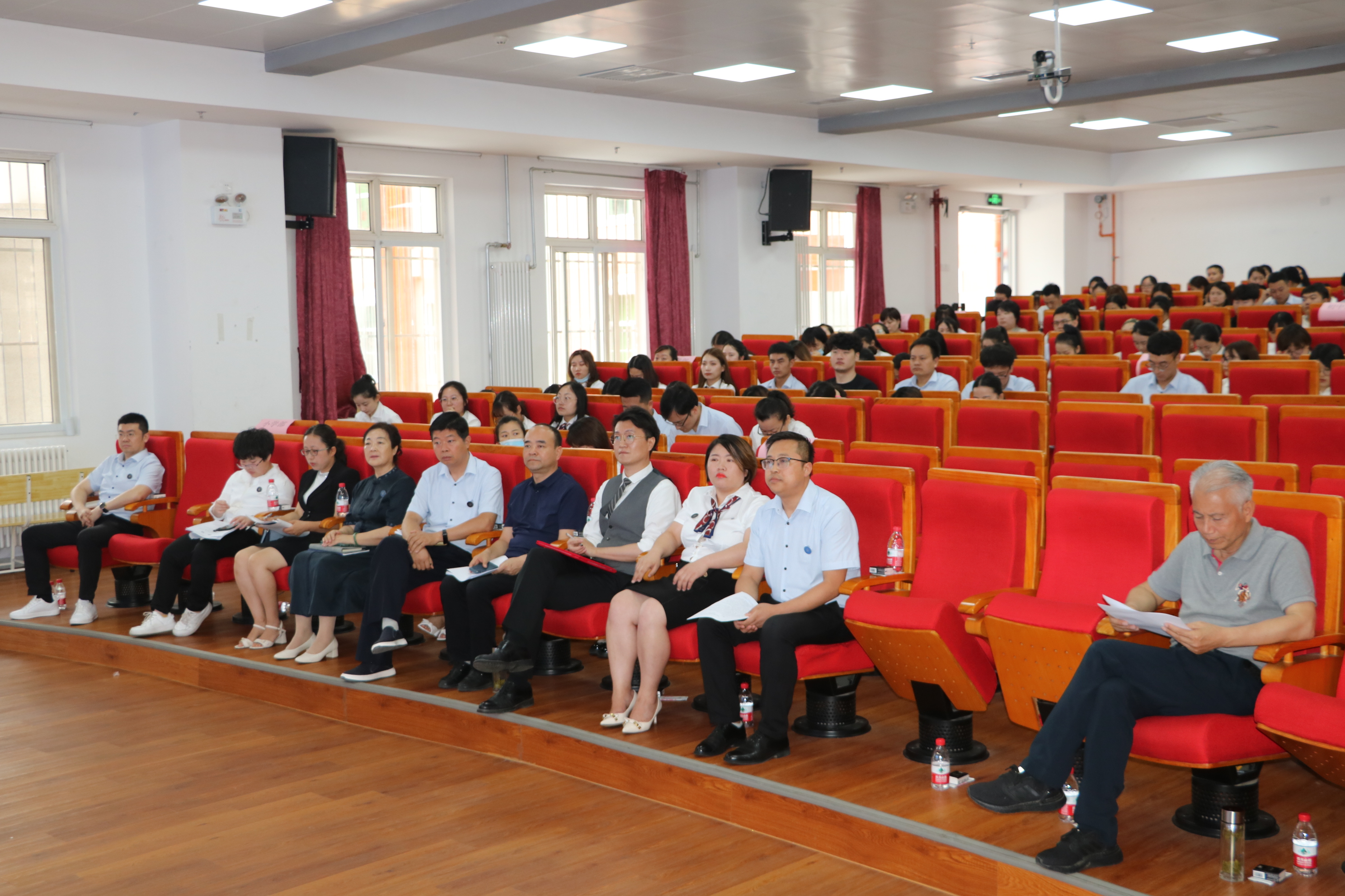 回顾精彩过往，奔赴美好未来 ——西安北大新世纪学校举行2020—2021学年度工作总结大会