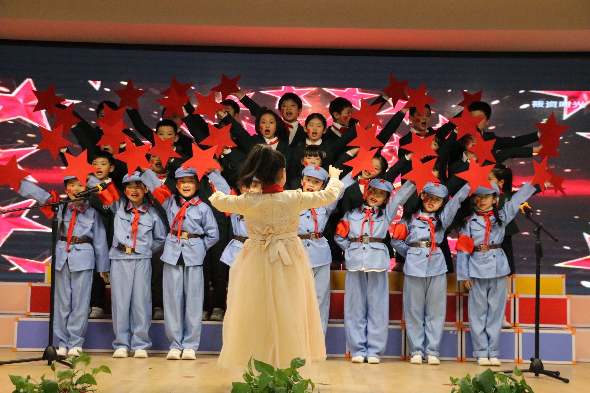 忆历史勤学爱国，记初心圆梦中华——西安北大新世纪学校小学部纪念“一二·九”运动暨“正蒙杯”校园歌咏比赛活动