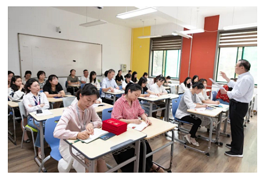 示范引领，共同成长——西安藤信学校成立“智慧课堂教学名师成长共同体”