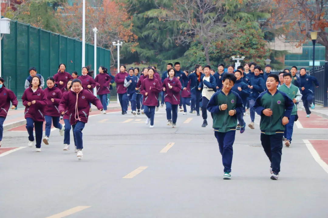 严抓安全疏散 筑牢安全防线 | 西安藤信学校防踩踏安全应急疏散演练
