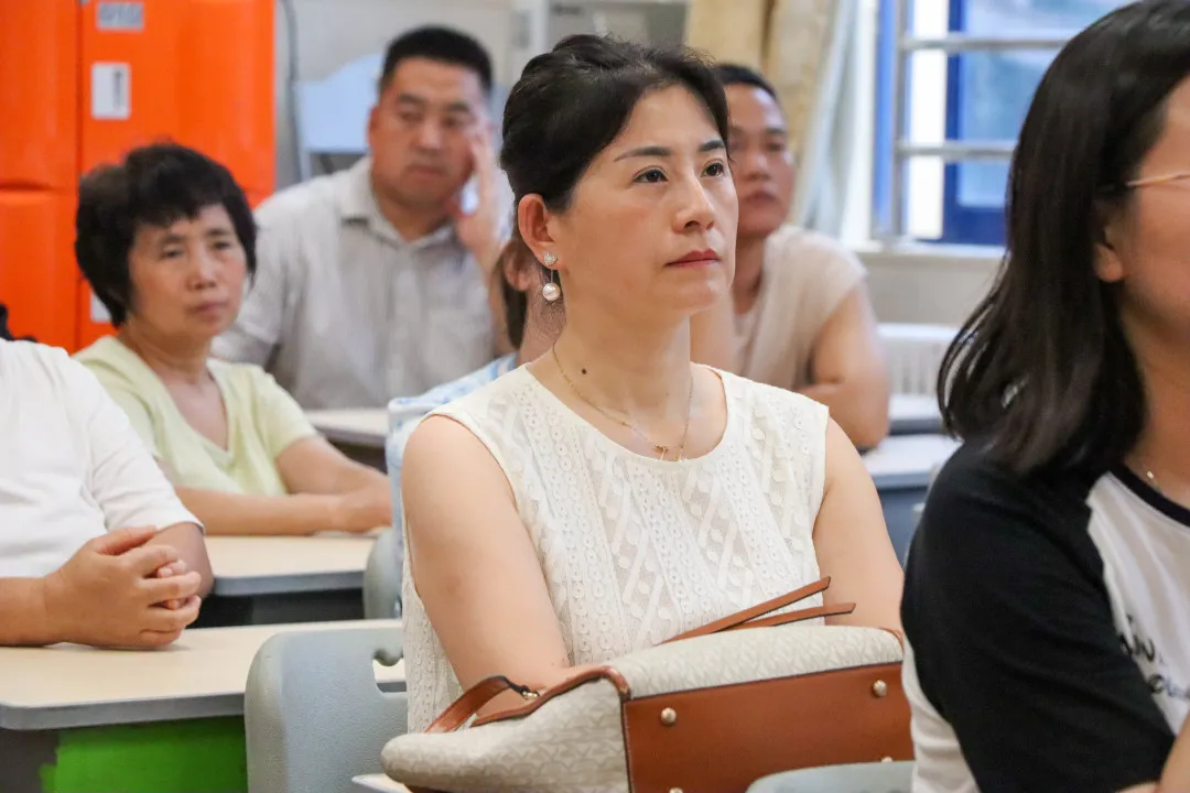 举家校之力 守繁花盛开 | 西安藤信学校小学部2023-2024年度第二学期家长会暨学年表彰大会